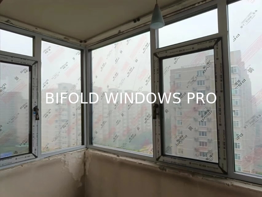 Thermal-Adaptive Folding Window System with Interchangeable Insulation Panels for Climate Extremes