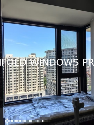 Ski Chalet Folding Window Solution Combining Panoramic Slope Views with Ice-Dam Resistant Frames